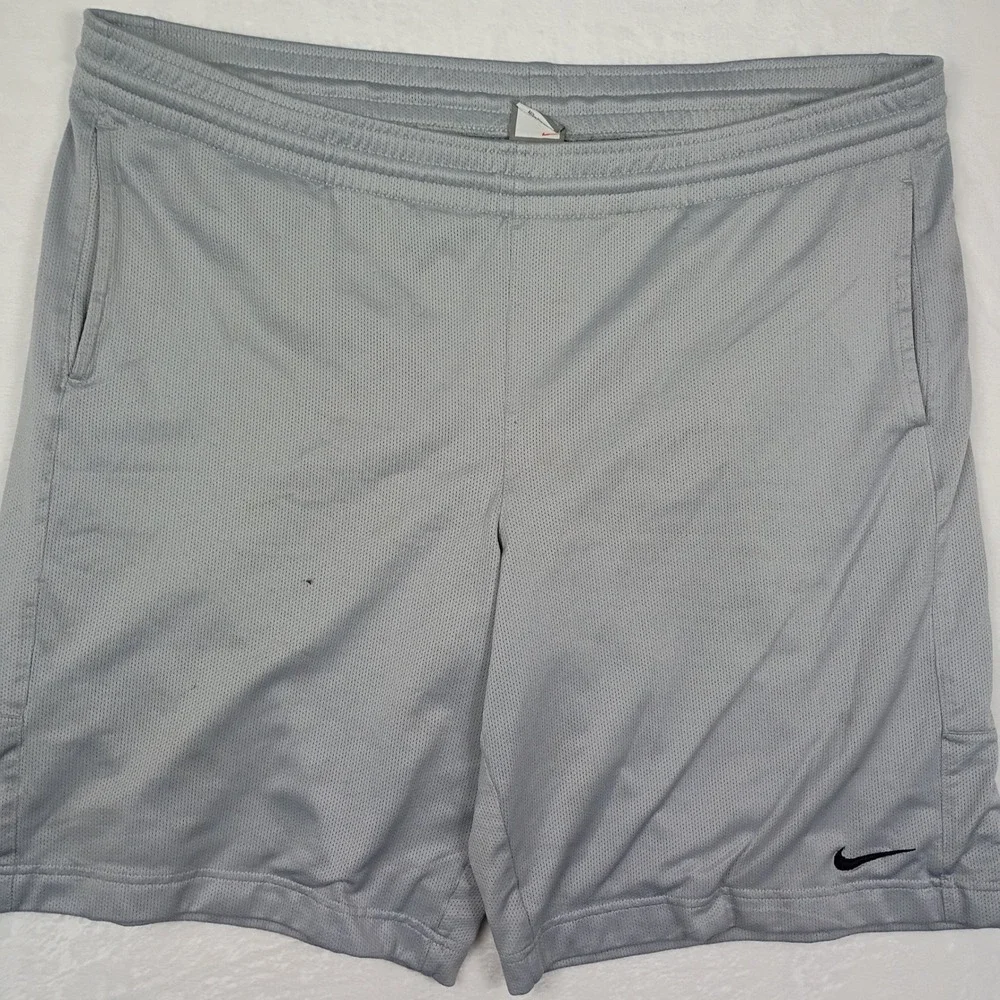 Nike FIT Mesh Athletic Shorts Mens Large‎ Grey Basketball Training Swoosh Logo